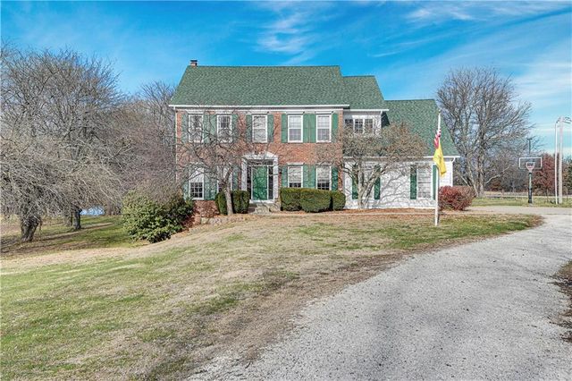 $739,000 | 21200 Country Pl Lane | Aubry Township - Johnson County