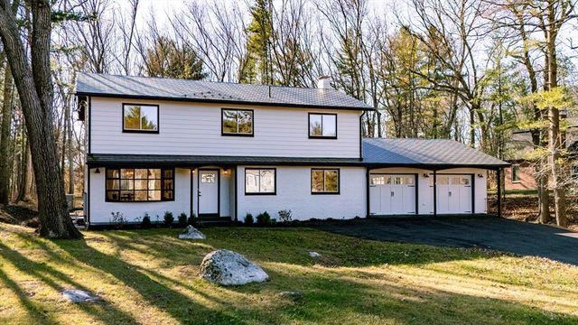 $1,395,000 | 4 Fox Run Road | Bedford