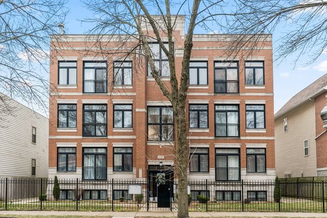 $299,900 | 633 East Bowen Avenue, Unit 3W | Bronzeville