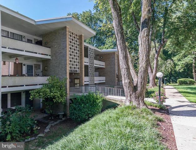 $300,000 | 7553 Spring Lake Drive, Unit 7553D2 | Potomac