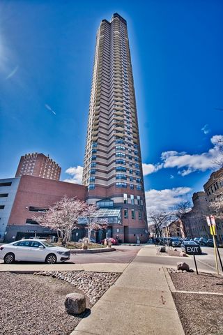 $2,600 | 3660 North Lake Shore Drive, Unit 4507 | Uptown Chicago