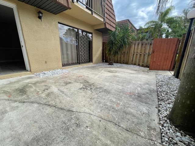 $1,900 | 1458 North Lawnwood Circle, Unit 23B | Fort Pierce