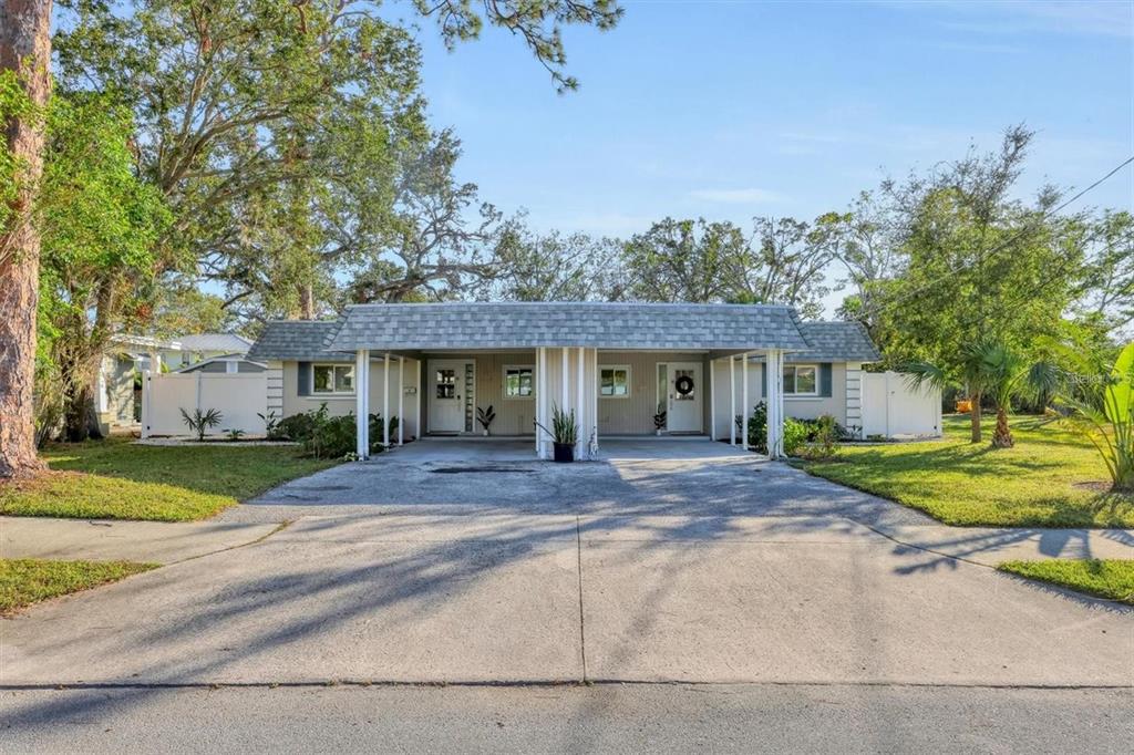 Duplex Centrally Located Near Downtown Sarasota