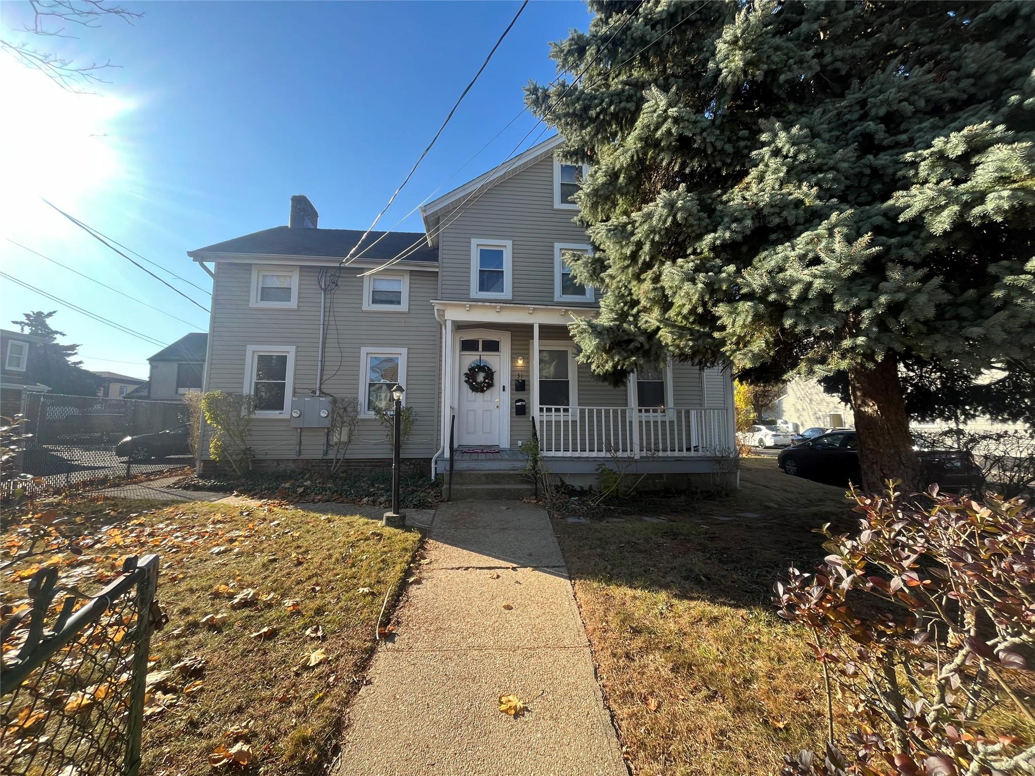 View of front of property.