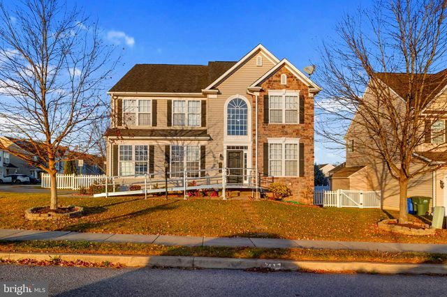 $389,900 | 3741 Stonehouse Lane | Brownstone Manor