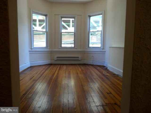 $1,300 | 4406 Cresson Street | Main Street Manayunk