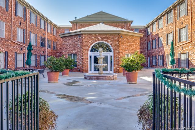 $300,000 | 2420 McCullough Avenue, Unit 105 | Tobin Hill