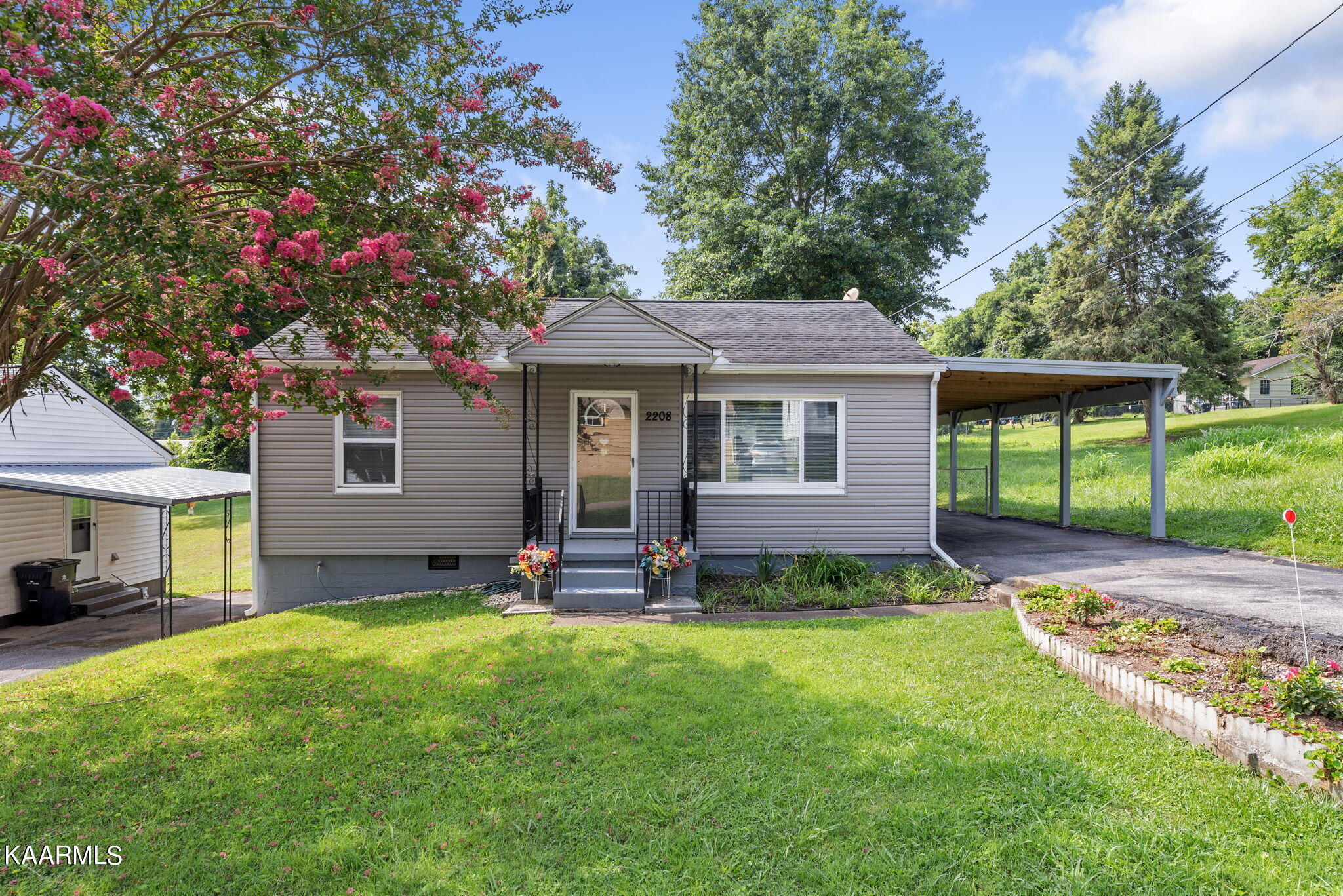 2208 Chester Avenue, Knoxville, TN 37915 | Compass