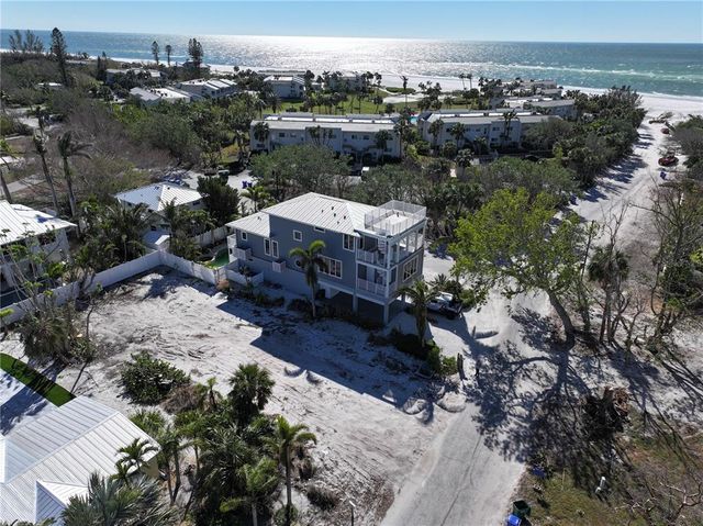 $699,900 | 321 North Shore Road | Longboat Key