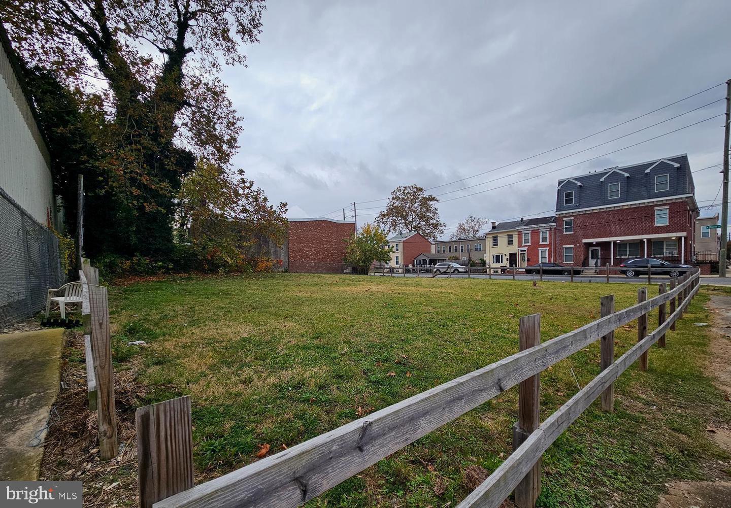 a view of building with yard