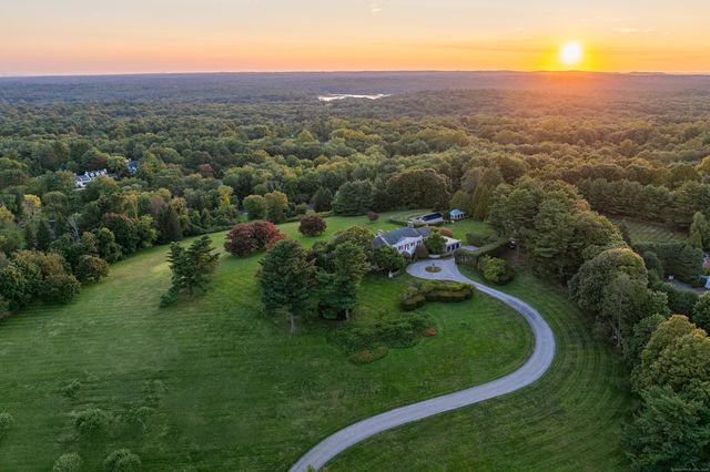 $6,995,000 | 930 Oenoke Ridge | New Canaan