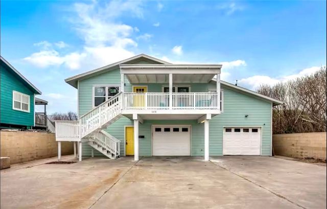 $750,000 | 1408 Eleventh Street | Port Aransas