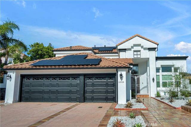 $2,055,000 | 11929 Vara Place | Granada Hills