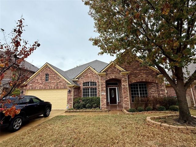 $499,900 | 2420 Alta Vista Drive | Denton