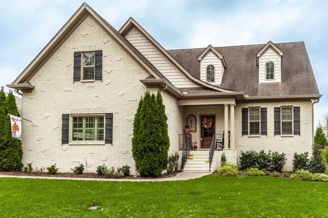 $760,000 | 105 Carly Cl West | Hendersonville