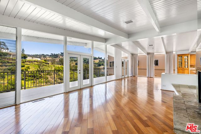 $2,475,000 | 10090 Cielo Drive | Beverly Hills Post Office