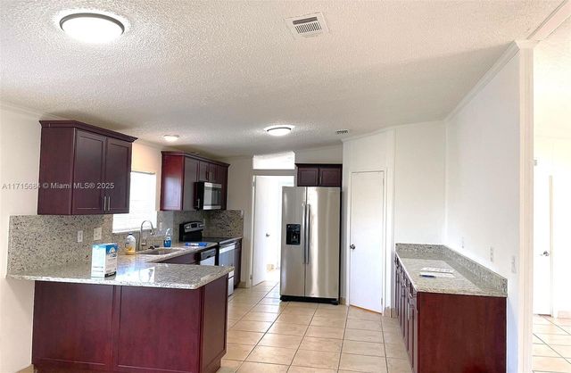 $3,400 | 220 Northeast 12th Avenue, Unit 34 | Homestead