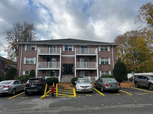 $194,900 | 3 Kenmar Drive, Unit 5 | Nutting Lake