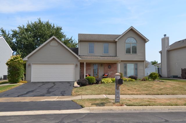 $429,900 | 893 Waco Drive | Carol Stream