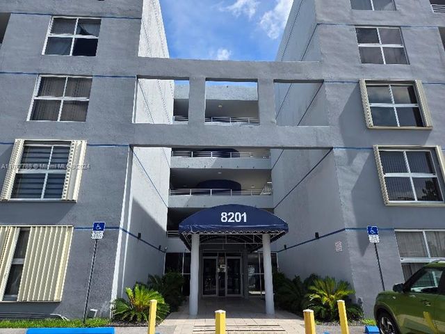 $260,000 | 8201 Northwest 8th Street, Unit 1109 | Fountainebleau