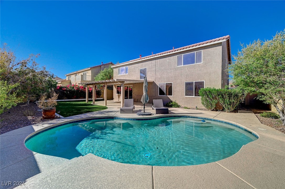 Gorgeous Pool area