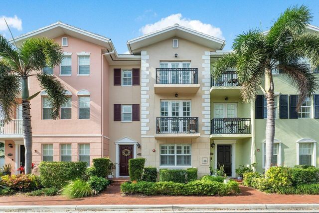 $749,900 | 1034 East Heritage Club Circle | Delray Beach