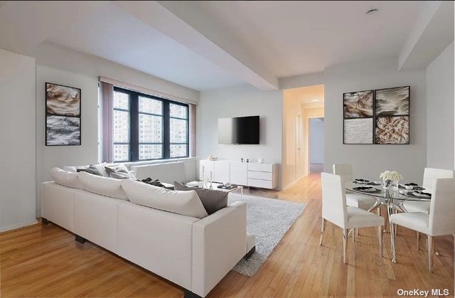 $950,000 | 43 West 61st Street, Unit 18H | Upper West Side