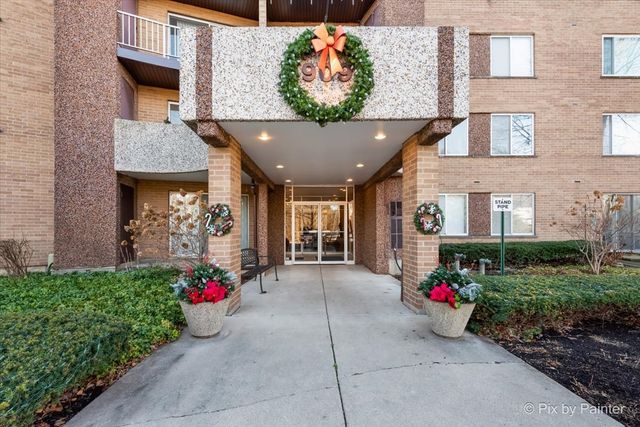 $245,000 | 909 East Kenilworth Avenue, Unit 312 | Palatine