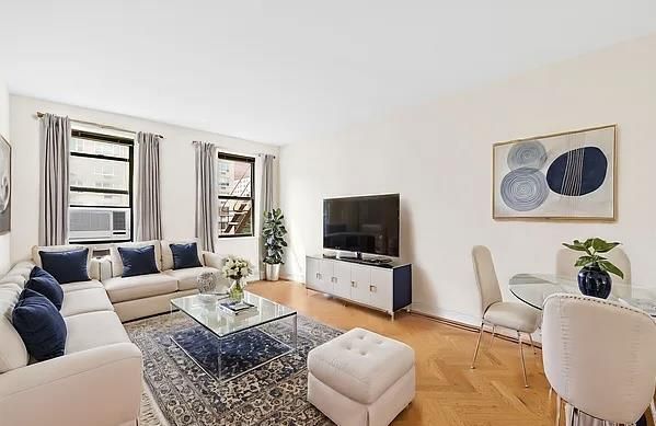 $4,075 | 1680 York Avenue, Unit 4G | Upper East Side