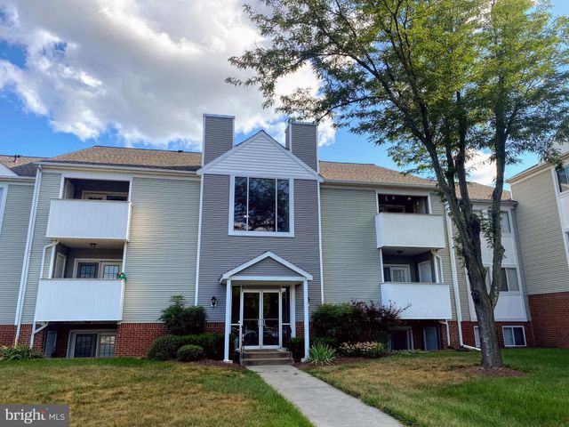 $1,900 | 2137 Wainwright Court, Unit 1B | Old Farm