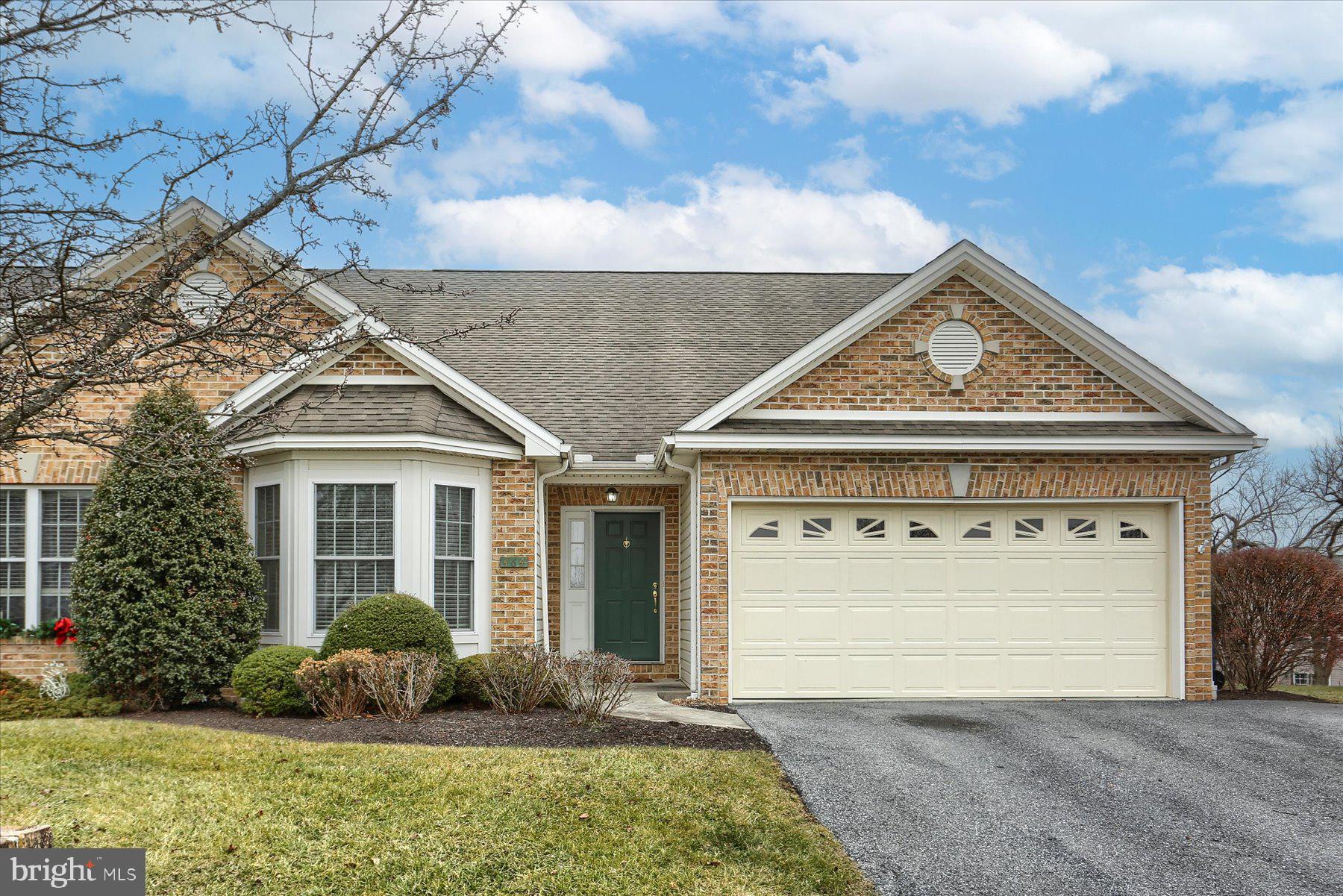 Wonderful curb appeal!