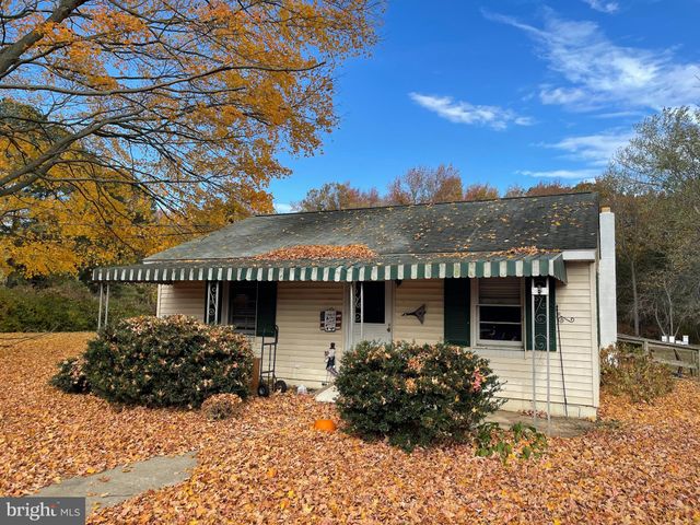 $390,000 | 730 Shady Oaks Road | Galesville