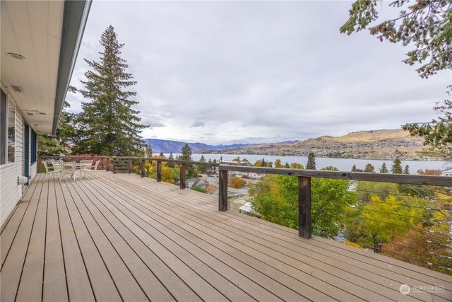 $689,000 | 2127 West High Street | Chelan