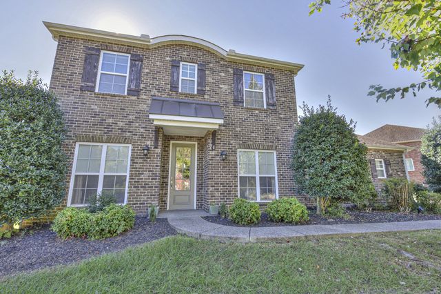 $699,000 | 136 Windmill Point Circle | Hendersonville