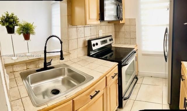 $169,000 | 2219 Polk Street, Unit 7B | North Central Hollywood