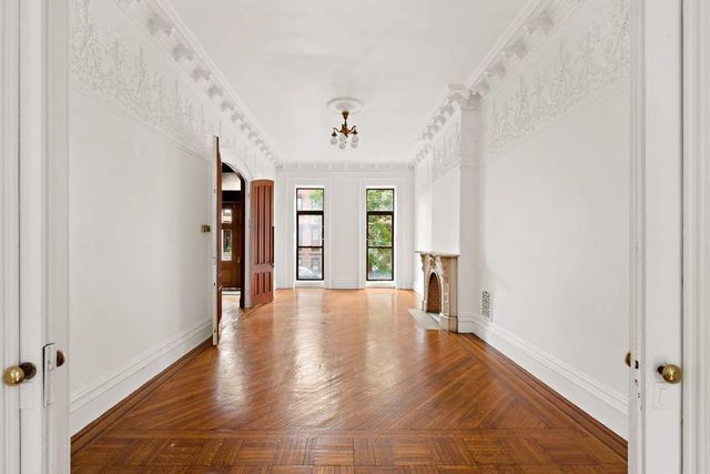 $3,490,000 | 142 St James Place | Clinton Hill