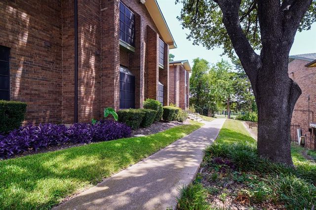 $199,500 | 2505 Wedglea Drive, Unit 116 | North Oak Cliff