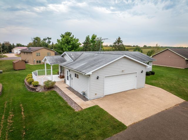 $279,000 | 516 2nd Street Northwest | Hinckley