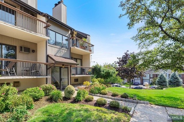 $335,000 | 110 West Ridge Mews, Unit 110 | Wood-Ridge