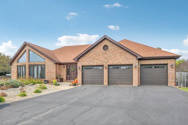 $679,900 | 37W566 Heritage Drive | Batavia Township - Kane County