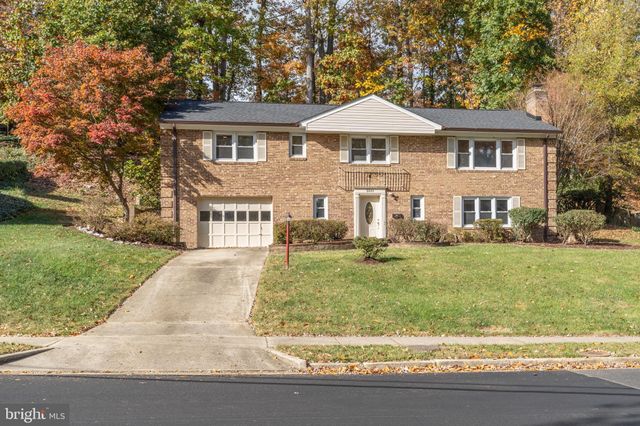 $895,000 | 5820 Bush Hill Drive | Bush Hill Woods