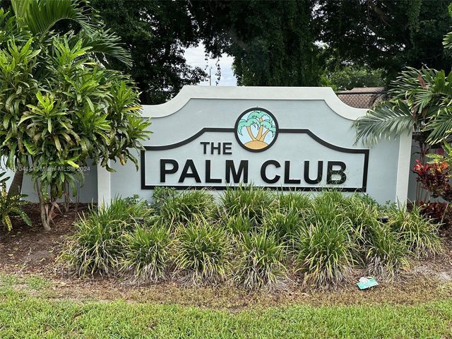 $2,050 | 1007 Green Pine Boulevard, Unit C1 | The Villages of Palm Beach Lakes