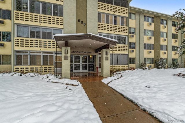 $235,000 | 680 South Alton Way, Unit 3A | Windsor Gardens