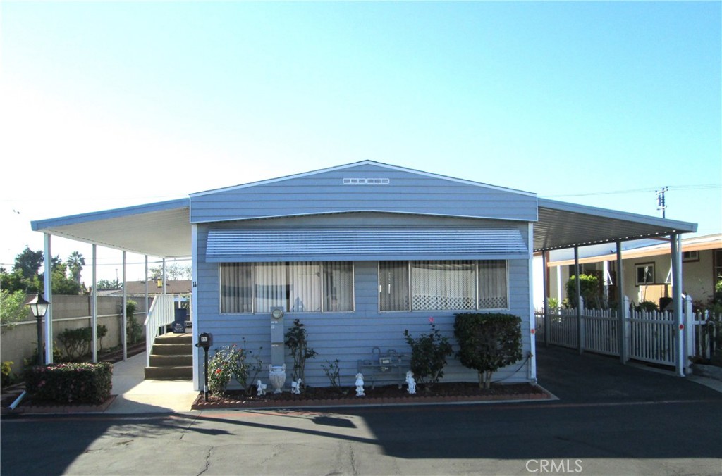 House was located at the street end