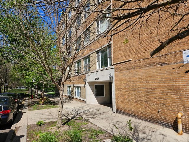 $154,900 | 2424 West Estes Avenue, Unit 4B | West Rogers Park