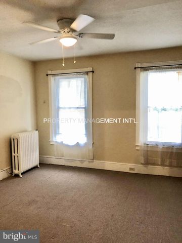 $950 | 4630 Greene Street, Unit 3 | Germantown Southwest