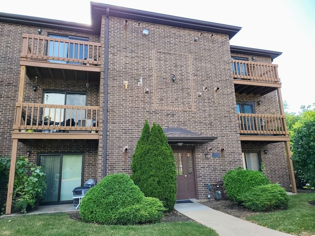 $229,900 | 2246 Abbeywood Drive, Unit D | Lisle