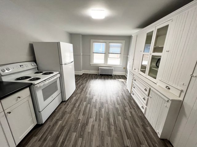 $1,300 | 252 Main Street, Unit A3 | Portland Center