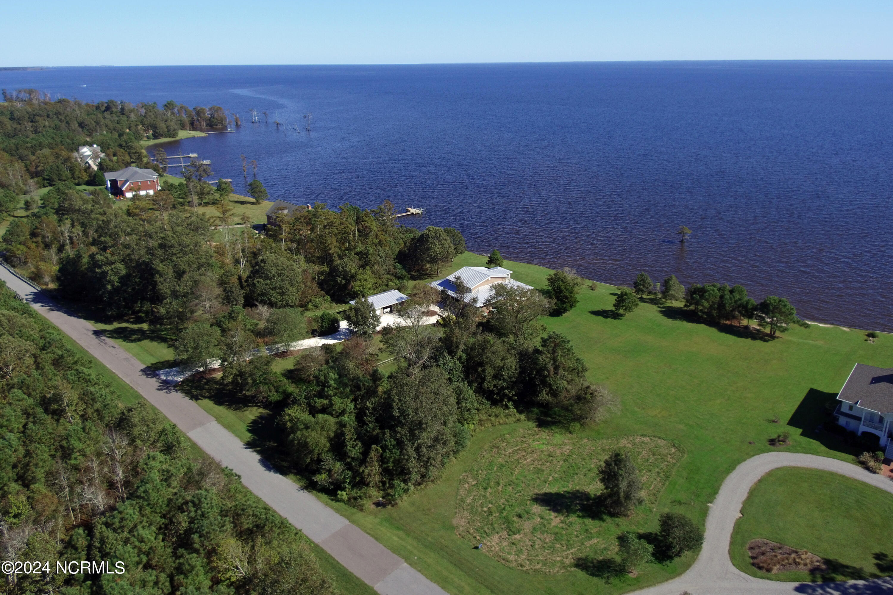 Great drone of shore down the sound