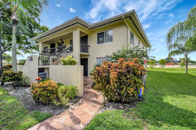 $200,000 | 5572 Via Delray Boulevard, Unit C